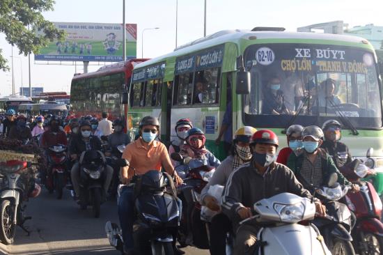  Tăng cường hơn 1.000 chuyến xe buýt phục vụ Tết ảnh 1